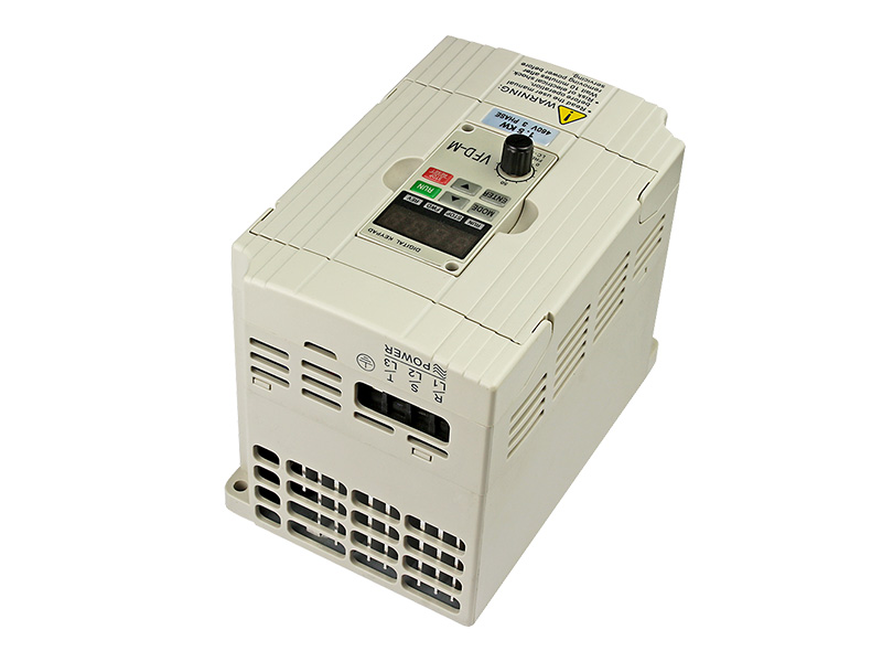 8000S通用變頻器，變頻調速器，變頻器廠家，電機變頻器，三相變頻器